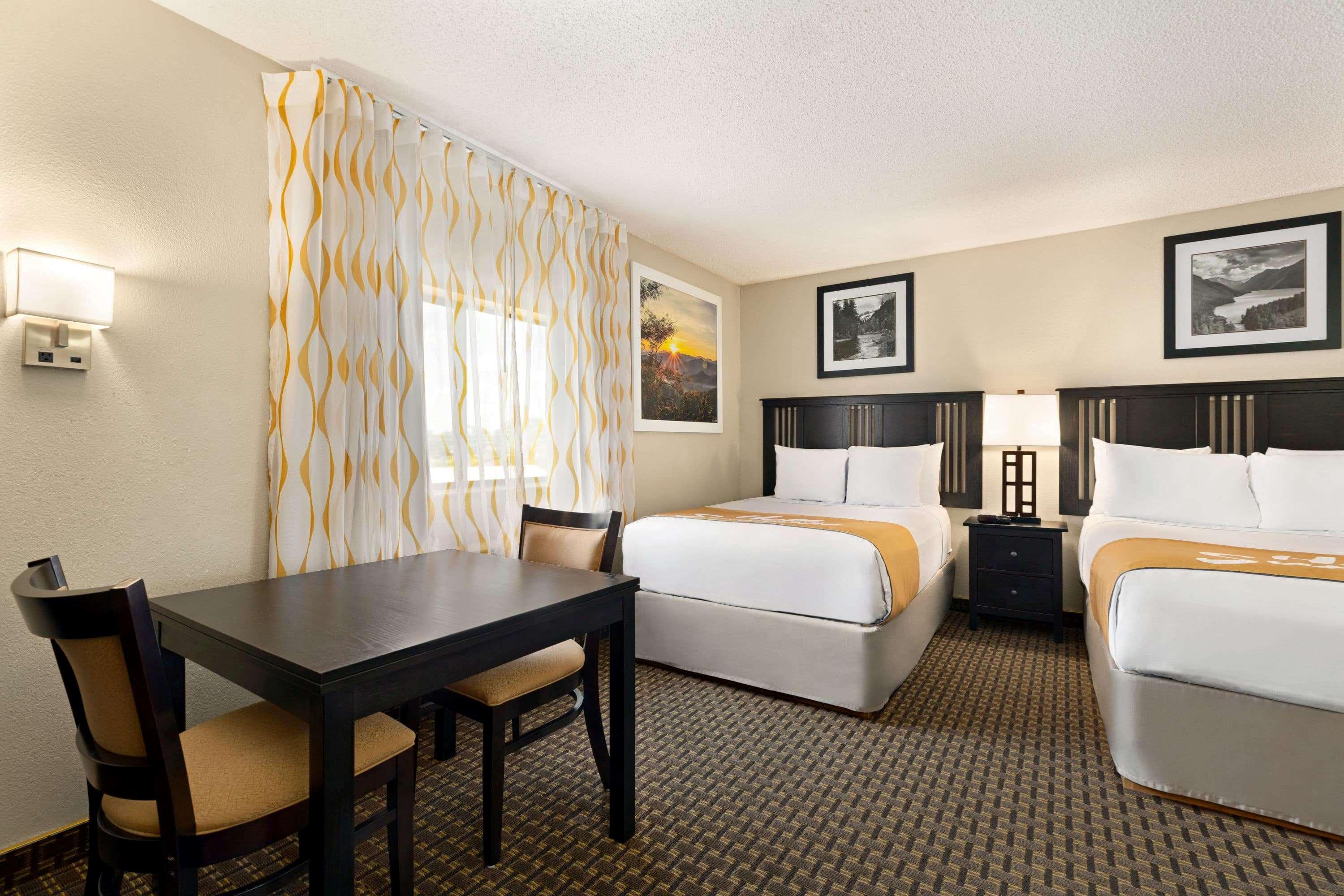 Days Inn By Wyndham Cortez Exterior photo