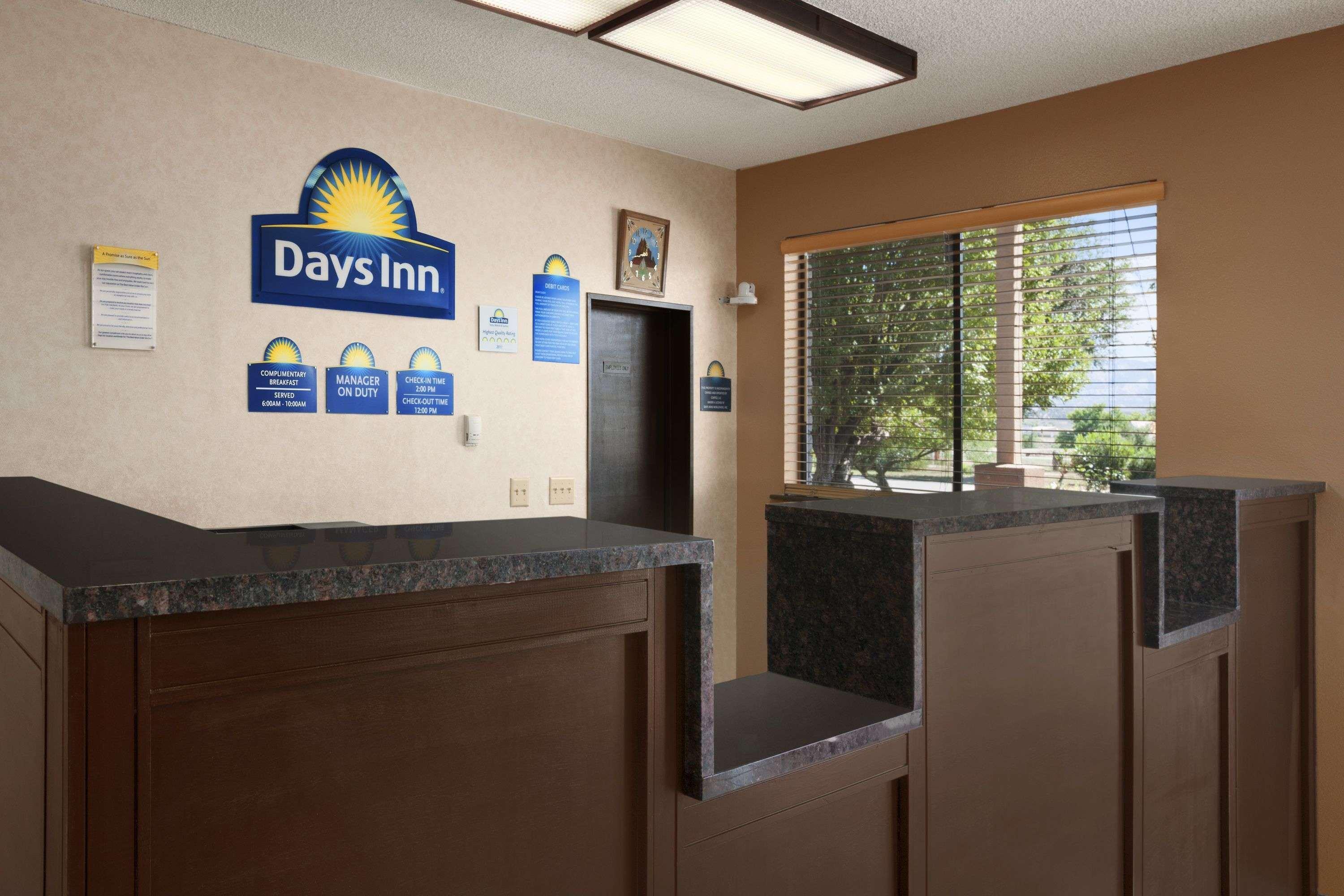 Days Inn By Wyndham Cortez Exterior photo